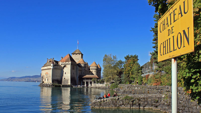 Ženevské jezero a hrad Chillon